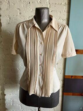 Vintage 50s Jane Holly Cream Pleated Short-Sleeve Button Down Travel Shirt